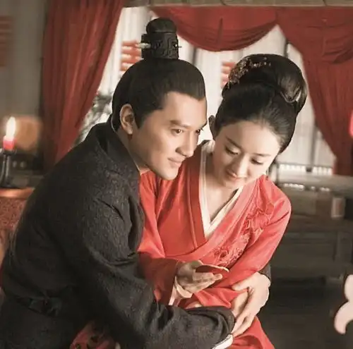 冯绍峰晒一家亲聊天记录,头像曝光,跟颖宝分隔两地也超甜