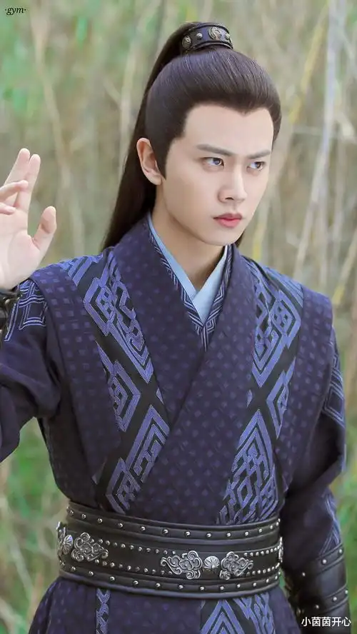 任嘉伦双耳环造型连粉丝都难以抗拒的嫌弃请爱惜羽毛好好演戏吧