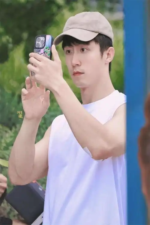 演员热播剧统计,赵丽颖黄景瑜数量一样,任嘉伦垫底杨紫不如热巴