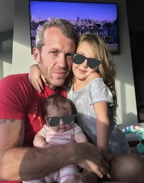 神奇女侠盖尔加朵官宣生三胎素颜出镜依然惊艳,一家五口颜值高