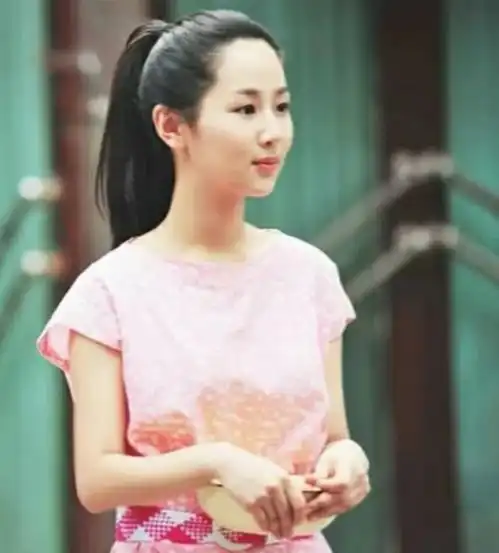 18岁的杨幂,18岁杨紫,18岁baby,看到赵丽颖冯绍峰好眼光
