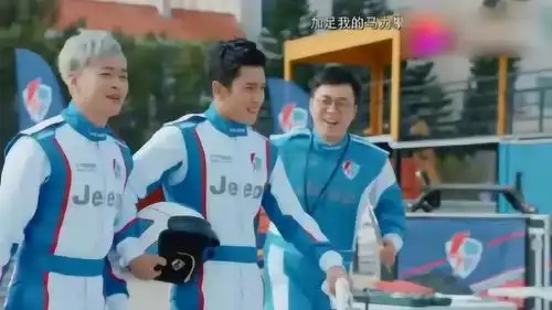 极速青春路杰穿上了曾经的战袍,将自己输掉的一切,赢回来