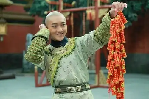 为什么还珠格格第二部福尔泰没拍到
