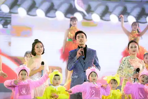 你咋这么有才呢在泸州,有一种春晚叫别人家的春晚
