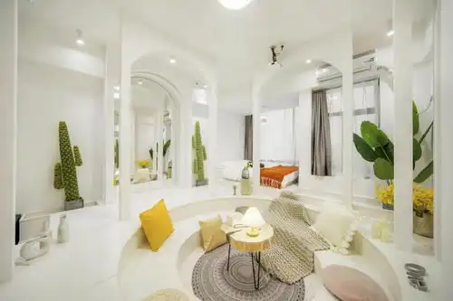 小猪民宿520甜蜜节日拥抱浪漫满屋