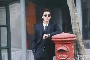 历史总是惊人的相似去年今日蜜蜂也在苦等李易峰
