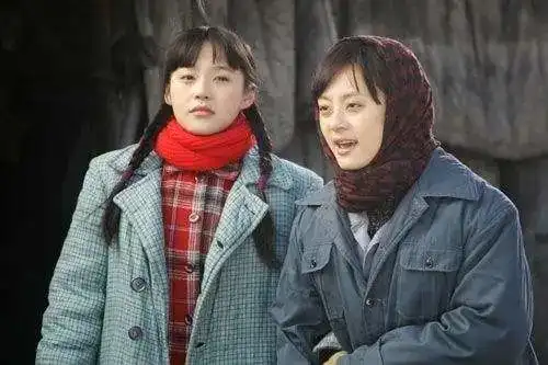 陈学冬新恋情曝光,当街公开官宣这是我女朋友,好不容易追来的
