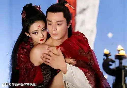 被赵丽颖一手带红,关晓彤初吻献给他,从一线沦落到如今鲜为人知
