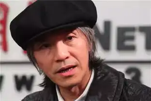 大话西游罕见照片周星驰搂着朱茵和莫文蔚