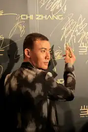 十三钗杀青聂远出席时尚活动做当代名士
