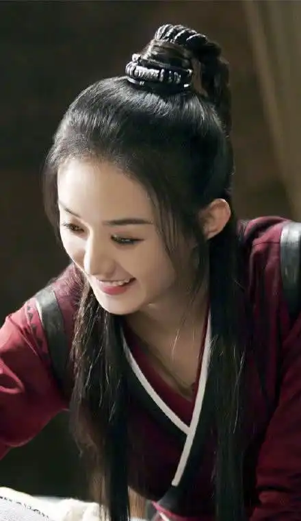 赵丽颖二度合作楚乔传导演,有翡剧照曝光,王一博古装帅
