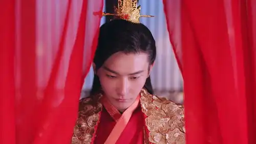 双世宠妃2曲小檀墨奕怀大婚,墨连城身穿太监服来抢婚,拥吻吧