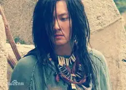 杨幂高中毕业旧作曝光冯绍峰造型雷人