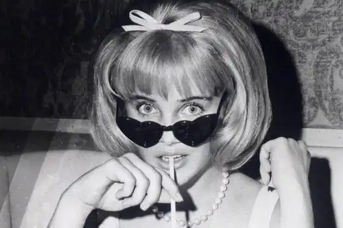 洛丽塔女演员去世,作品获最佳吻戏奖,影迷数量遍布世界各地
