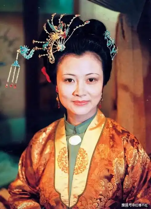 尤二姐被王熙凤折磨,甚至以剩饭剩菜充饥,尤氏为何不出手相救
