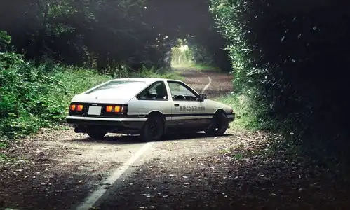 我亲自试了下排水渠过弯,事实证明头文字d都是骗人的