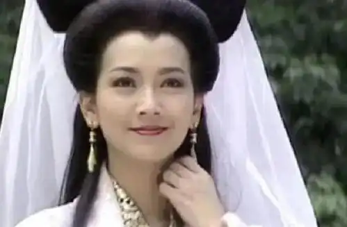 新白娘子传奇胡媚娘被嫉妒美貌,为何白素贞却没人嫉妒呢
