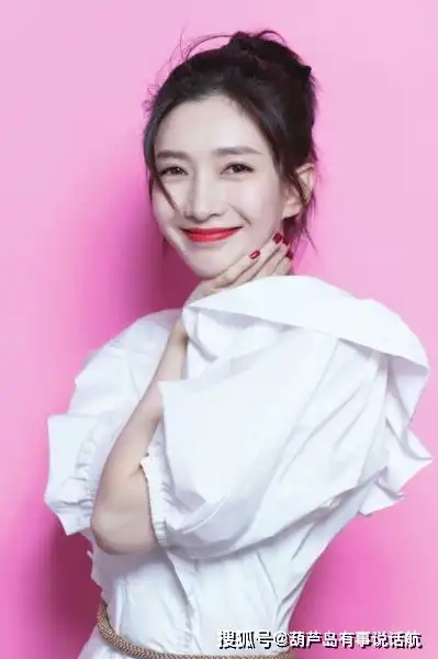 童瑶52岁富商老公,年轻似壮年小伙,她曾经遇人不淑,今获幸福