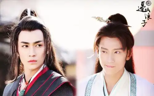 在边城浪子中,快剑路小佳和快刀傅红雪,谁更厉害
