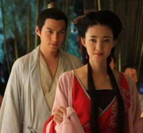 古代大户人家老爷房间有一隔房,妻子不能进,小妾和丫鬟常常进