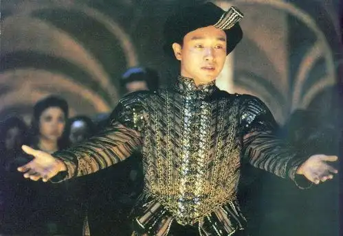 诗经版深情相拥电影夜半歌声插曲
