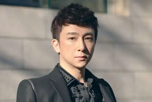 大江苏可发手写书信,是中戏老师邓超王凯班主任,和妻子一见钟情