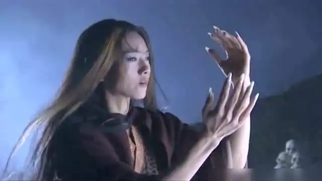 18年前,杨丽萍因资金困难拍射雕英雄传,却意外成最美梅超风

