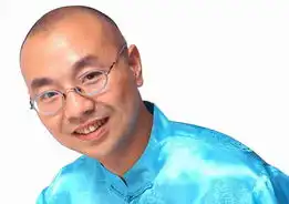 刘仪伟下课后又火速找到新饭碗