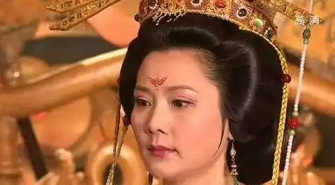 杨玉环深受唐玄宗为什么只是贵妃,而不封为皇后
