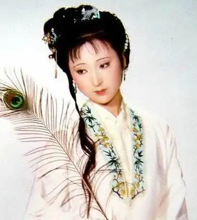 悄无声息地过生日,是林妹妹最聪明的一面
