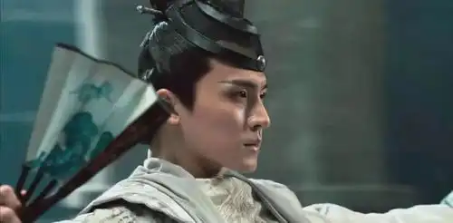 能稳赢风清扬的高手并不多,笑傲仅有4人,只有最后一人大家不认识
