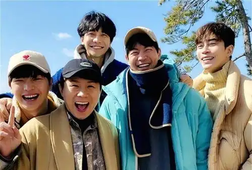 家师父一体喜提两位生力军邕圣祐李镇赫加入一日弟子
