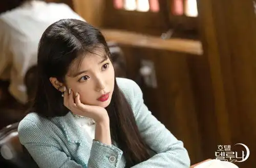 你觉得德鲁纳酒店中张满月到底是个什么样的人