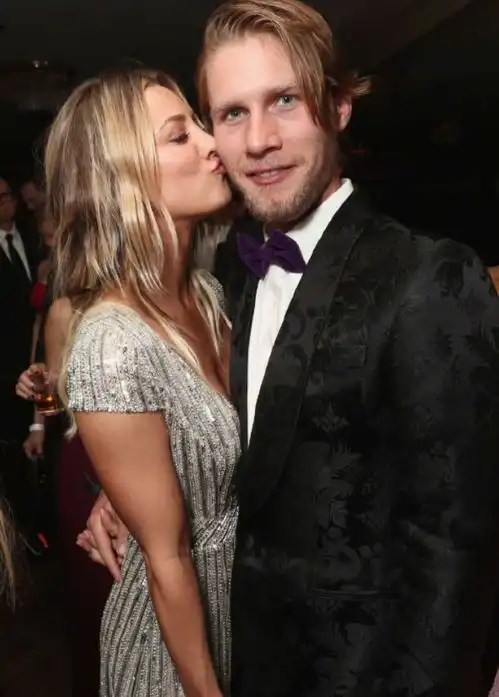 生活大爆炸女主凯莉库柯与丈夫karlcook宣布分手