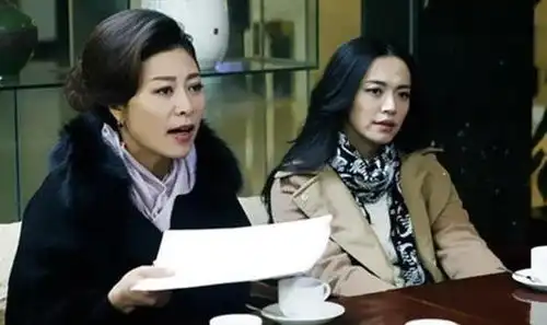 15岁中戏落榜搬砖,岳红生娃5月遭离婚,40岁患癌曾切5分之4胃