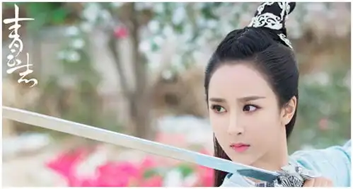 颜值不够,又没有让人忽略颜值的演技,就别演绝世美人了吧
