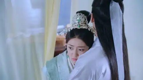 双世宠妃2流觞要求曲小檀伺候沐浴,结果,差点暴露真实身份