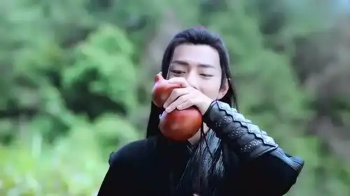 陈情令男子骑头驴赶路,驴吃东西竟然比人还挑剔,这下有意思了