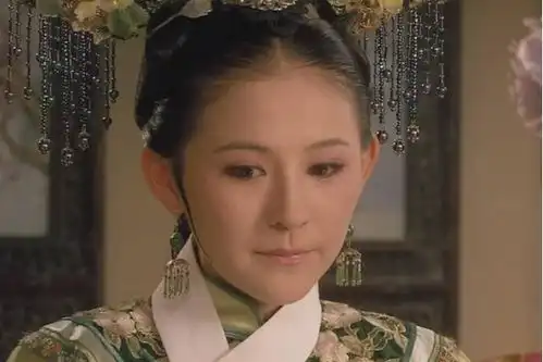 引战专家热依扎点燃粉丝引发雪崩,收到受害者判决书后失声