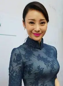 揭秘柳岩变脸秀下巴细节疤痕奇怪
