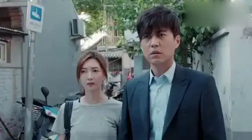 恋爱先生,江疏影陪靳东出来找父亲,俩人的感情迅速升温
