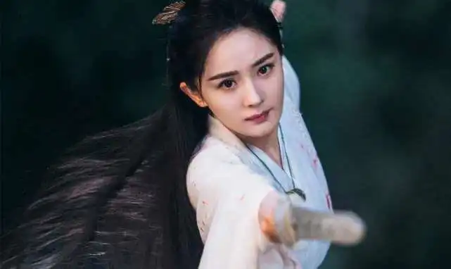 刘恺威47岁生日,圈内公开送祝福者寥寥前妻杨幂晒六张大幅美照扮嫩
