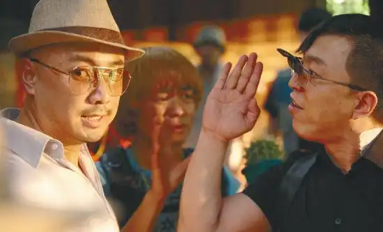 黄渤与初恋老婆恩爱多年,结婚13年不离不弃,如今连长相也相似
