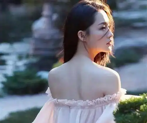 肖战李沁这无言的默契幸好两人清醒营业不然绯闻早就满天飞了
