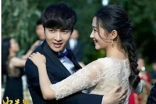 她是国民闺女,从小展现高超演技,却因与鹿晗曝光恋情被攻击
