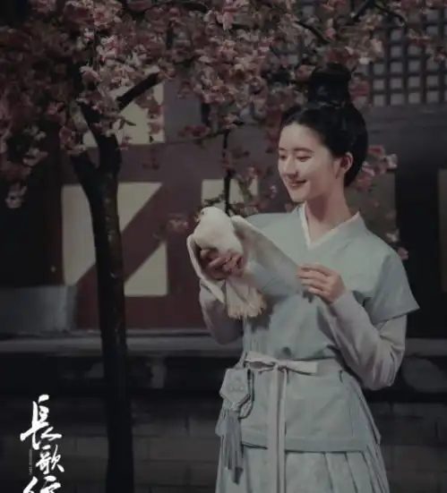 赵露思又恋爱了绯闻男友曾参加创造营,两人晒图疑秀恩爱
