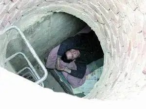 9平米蜗居不敌井蜗最惨蜗居大揭秘
