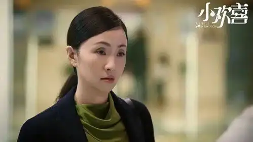 主持人翻车,大型治矫现场拿巩俐炒热度不是找虐吗
