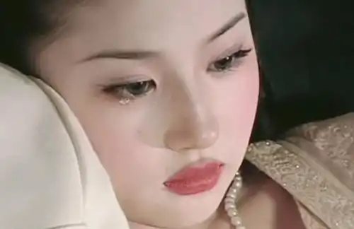 14岁的刘亦菲太绝了满脸的胶原蛋白,仙女一秒落泪演技超赞
