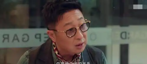 盛装第一集套用穿普拉达的女王梗,比拼16年前的时尚进步多少